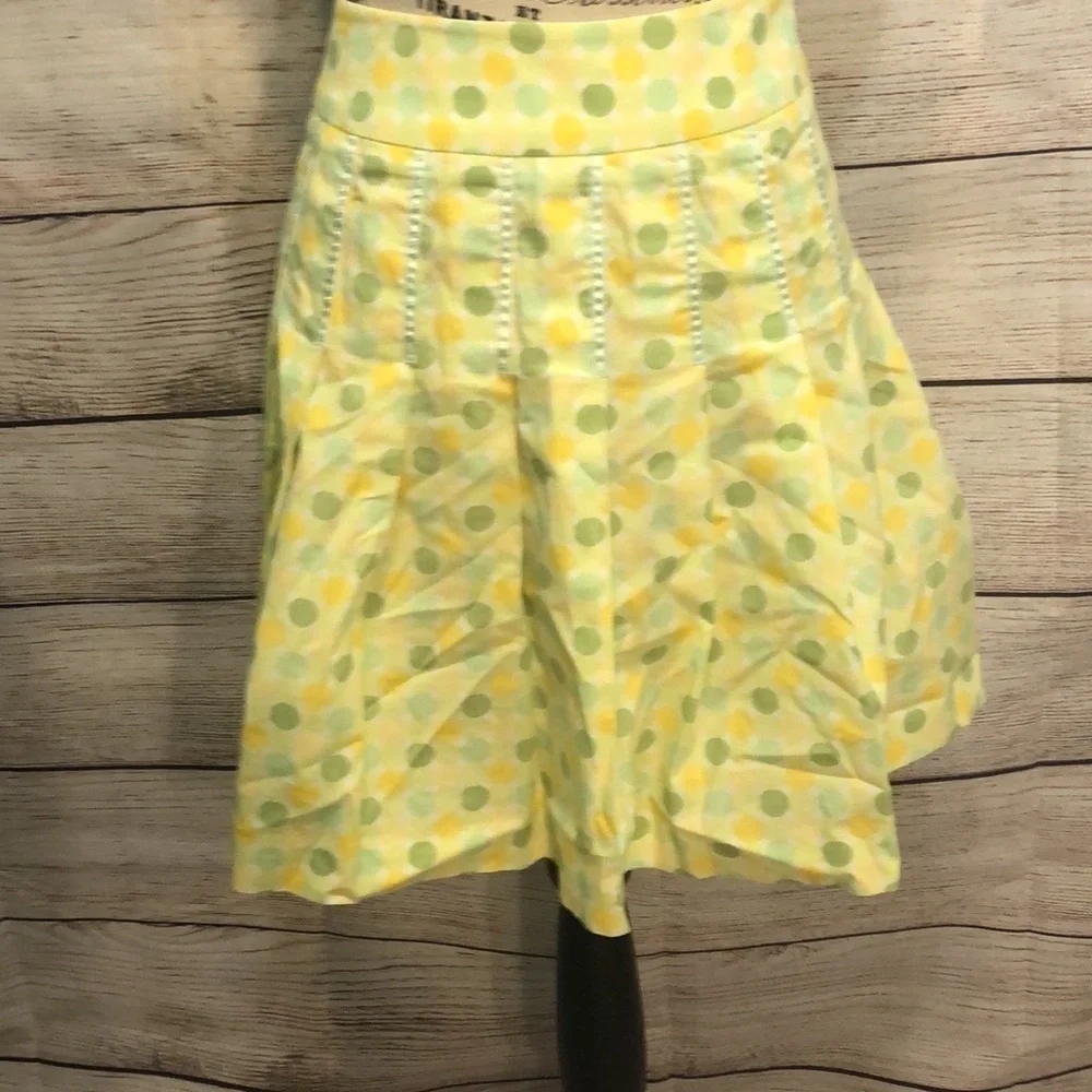 J McLaughlin Skirt Pleats Ribbon Detail  Size 10 Yellow Polka Dots